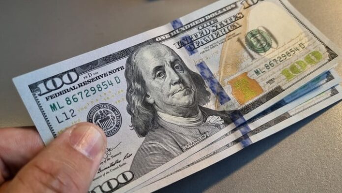 Peso mexicano avanza